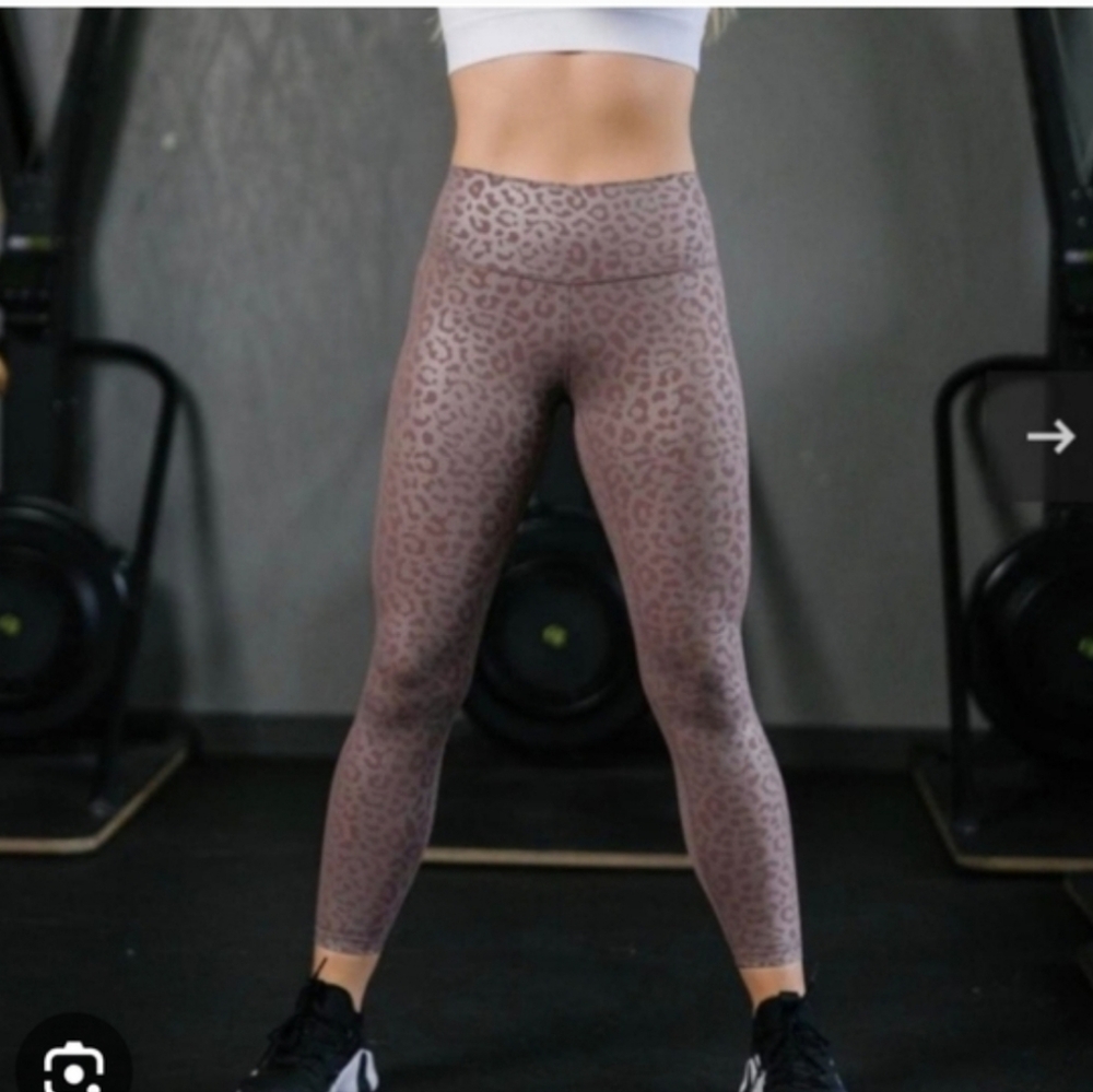 Zyia Lilac Leopard Supreme High Rise Leggings Size 4 NWT Purple 7/8 Yoga Comfy